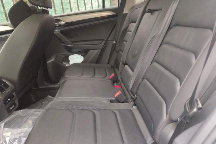 Used Volkswagen Tayron 2019 330TSI Two-Wheel Drive Luxury Model China VI Standard Left Rear Seat