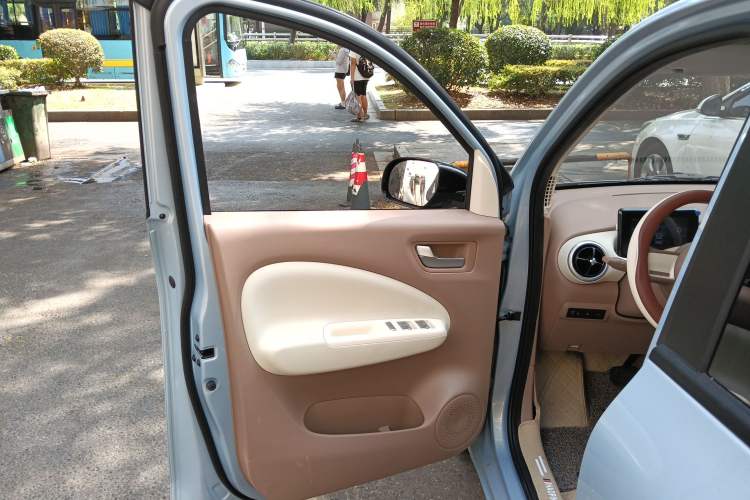 Used Wuling Hongguang MINIEV 2025 Four-Door Version Advanced Edition
