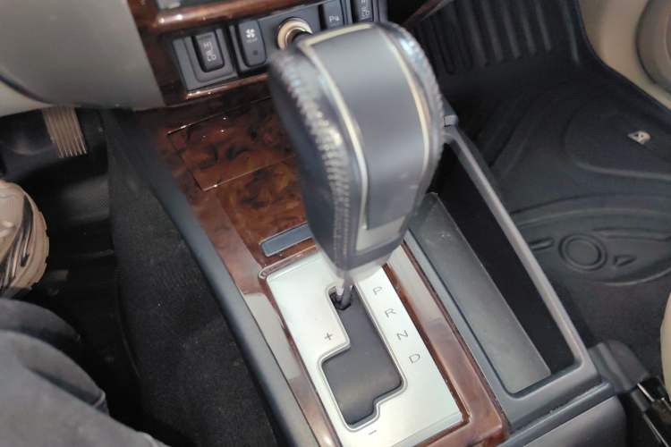 Used Mitsubishi Pajero Sport 2013 3.0L Automatic Two-Wheel Drive Luxury Edition
