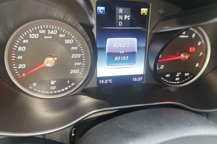 Used Mercedes-Benz C-Class 2017 Restyled C 180 L Fashion Edition Sport Version Odometer Close Up