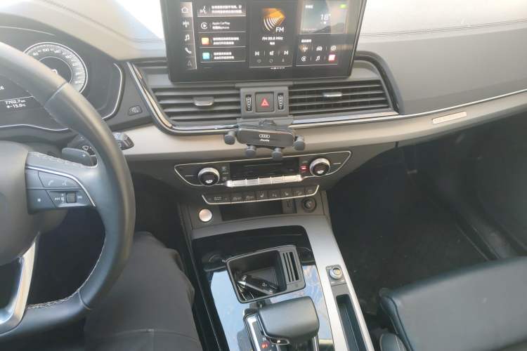 Used Audi Q5L 2022 40T Fashionable and Dynamic Model Audio And AC Panel