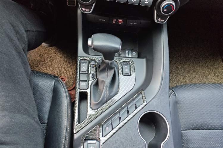 Used Kia KX7 2017 2.0T Automatic Two-Wheel Drive GLS 7-Seater