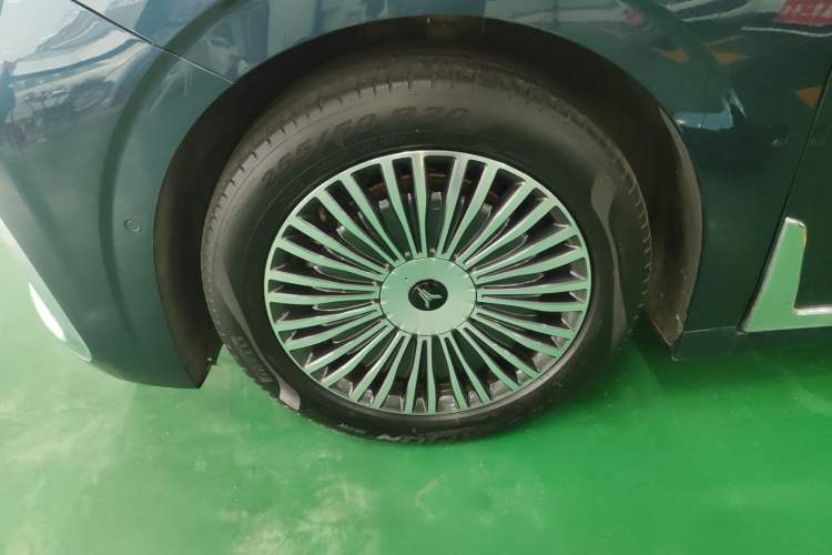 Used VOYAH Dream 2025 PHEV Four-Wheel-Drive Flagship Version – Qiankun Edition Exterior 4