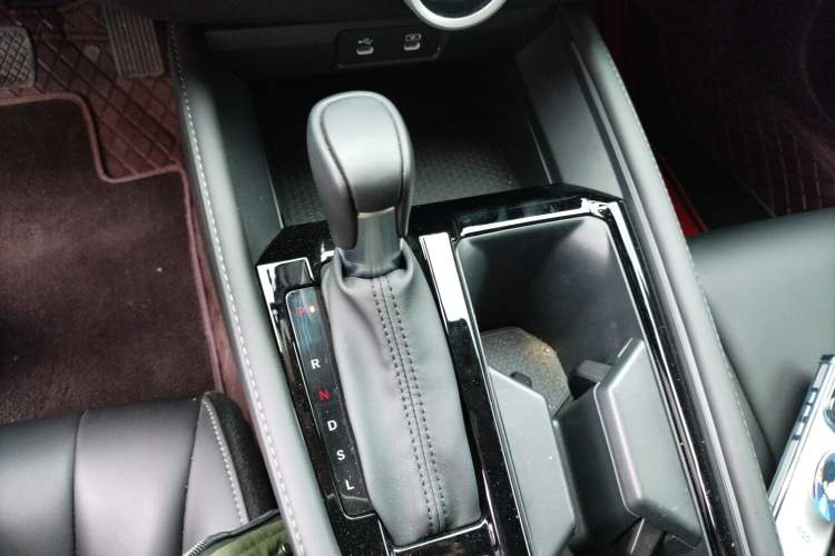 Used Honda Inspire 2023 260TURBO Deluxe Edition Gear Lever