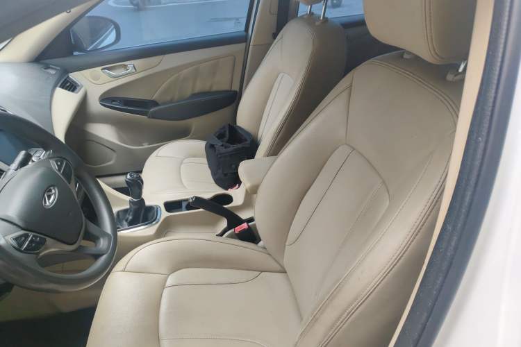 Used Chery Arrizo 7 2013 1.6L Manual ZhiShang Edition Left Front Seat