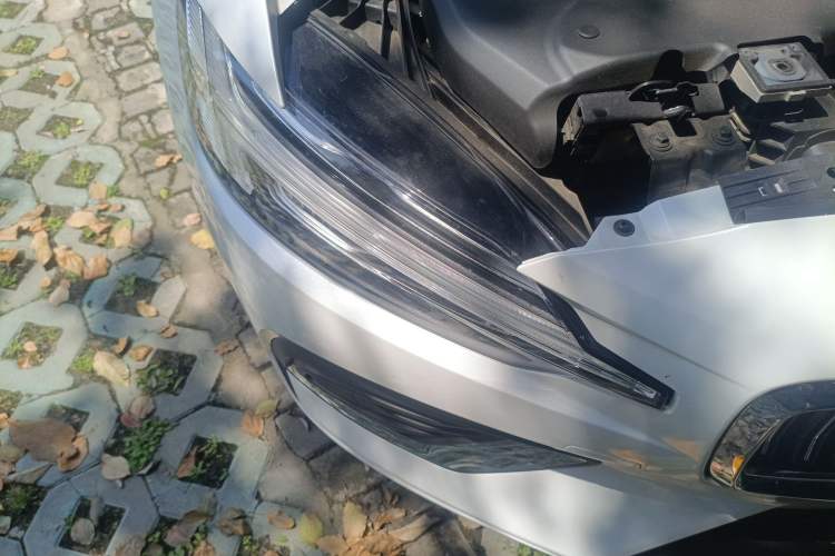 Used Volvo S60 2022 B4 Zhiyi Luxury Edition Right Front Headlight