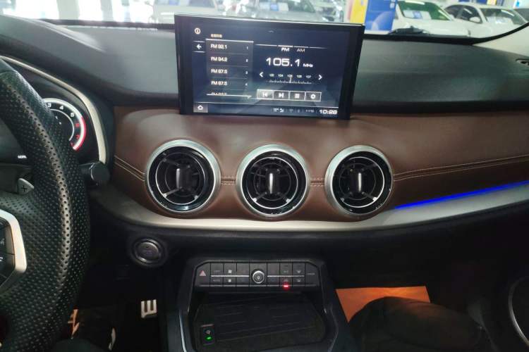 Used Wey VV6 2018 2.0T Two-Wheel-Drive Ultra-Luxury Version China V Standard