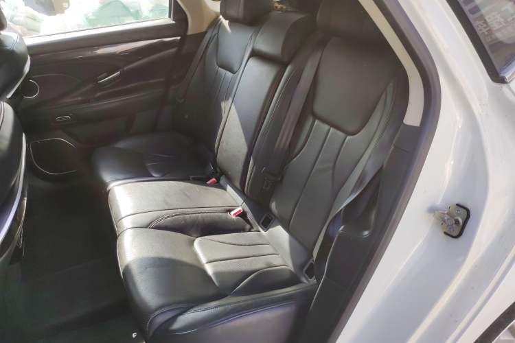 Used Geely Auto Emgrand GT 2015 1.8T Flagship Model
