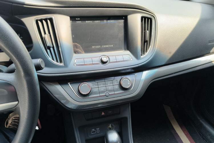 Used Roewe 360 2015 1.5L Automatic Luxury Edition