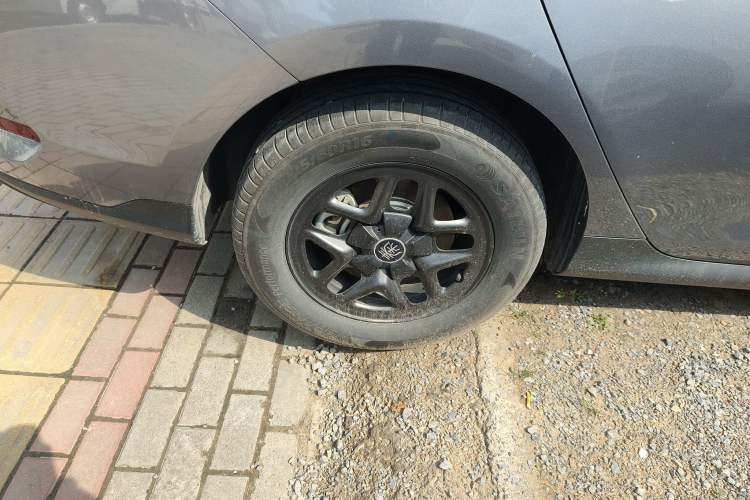 Used BYD Qin PLUS 2025 DM-i Smart Drive 55KM Leading Model Right Rear Wheel Hub