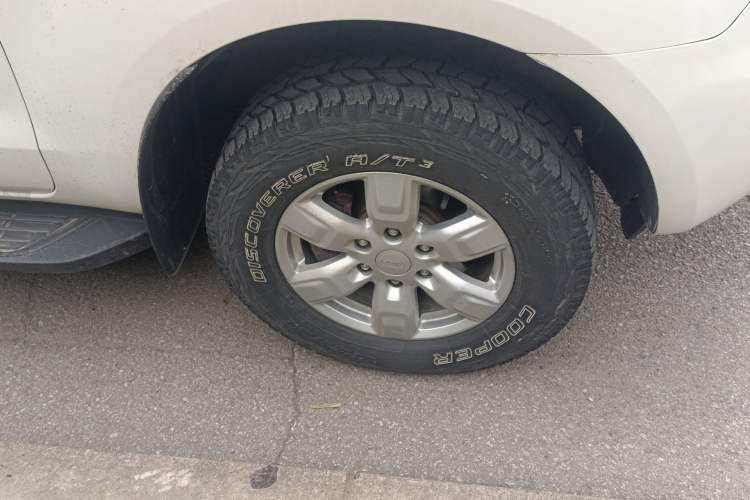 Used Ford Everest 2017 2.0T Gasoline Automatic 4x4 Elite Edition 5 Seats Right Front Wheel Hub