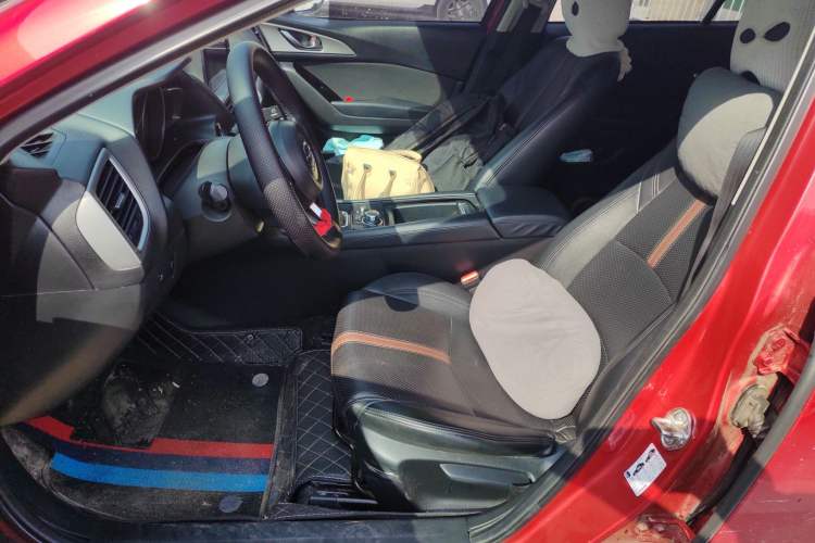 Used Mazda 3 Axela 2017 Sedan 1.5L Automatic Luxury Model Emission Standard China V
