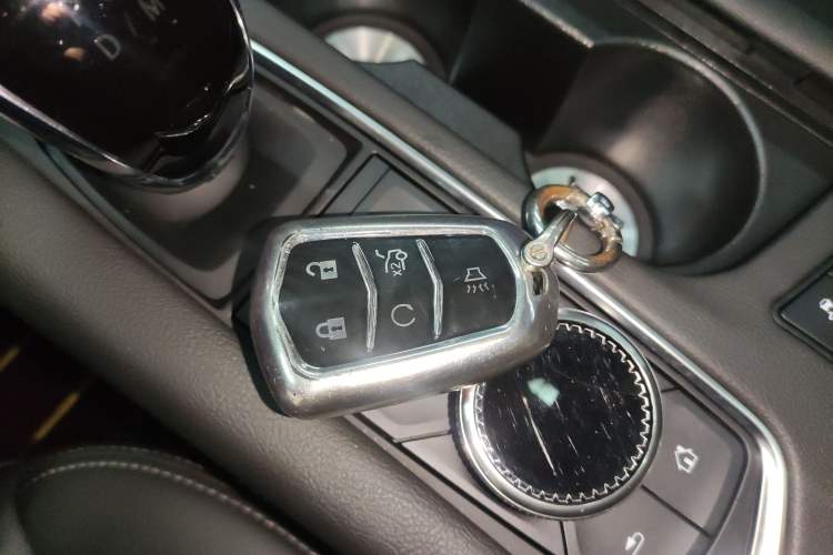 Used Cadillac XT5 2022 2.0T Two-Wheel Drive Luxury Version