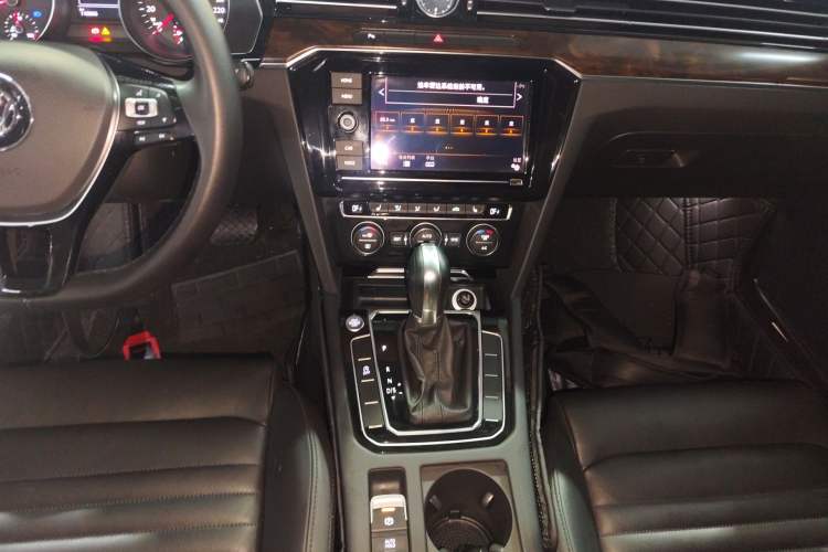 Used Volkswagen Magotan 2019 330TSI DSG Luxury Version China VI Standard
