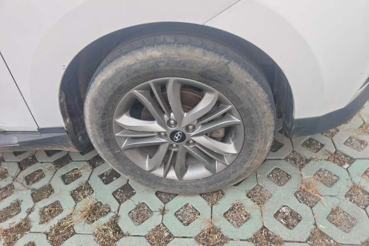 Used Hyundai ix35 2013 2.0L Automatic Two-Wheel Drive Smart GLS China IV Standard