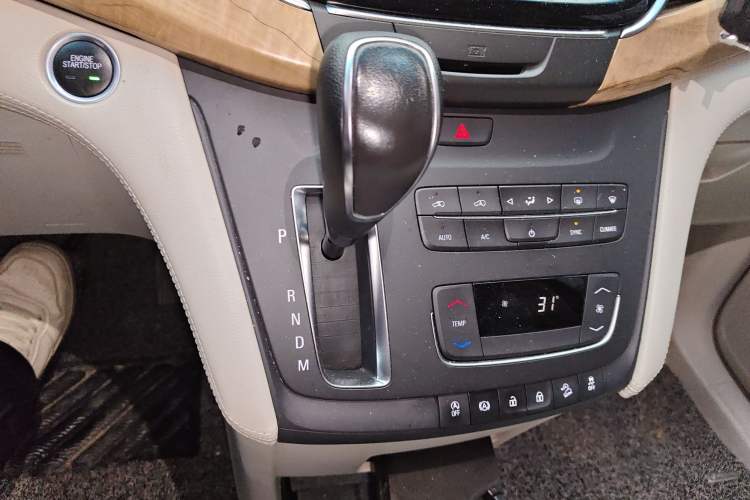 Used Buick GL8 2017 ES 28T Comfort Model China V Standard
