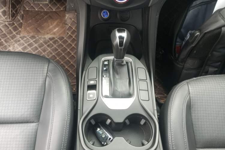 Used Hyundai Santa Fe 2013 Revised Version 2.4L Automatic All-Wheel Drive Smart Type