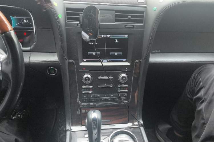 Used Lincoln Navigator 2016 3.5T AWD Audio And AC Panel