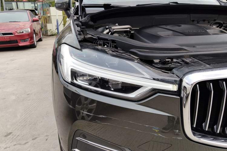 Used Volvo XC60 2021 T5 4x4 Smart Luxury Edition Right Front Headlight