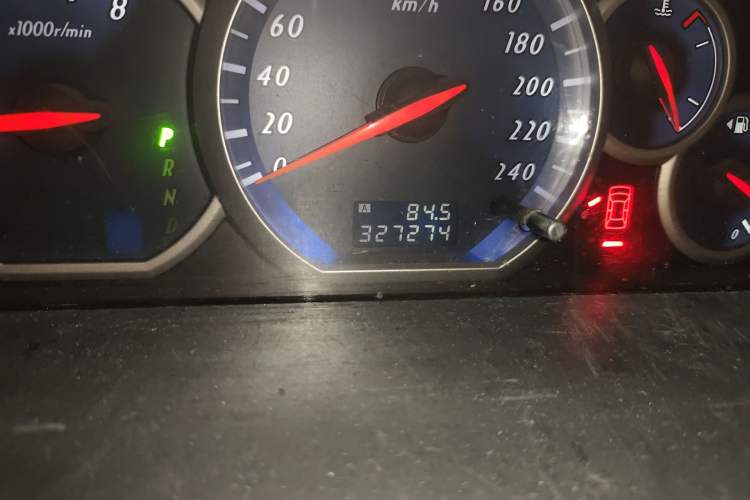 Used Mitsubishi Grandis 2007 2.4 7-Seater Comfort Edition Odometer Close Up