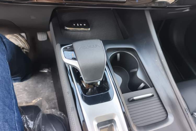 Used Dongfeng Aeolus Huge 2024 Mach Power 1.5T Premium Model