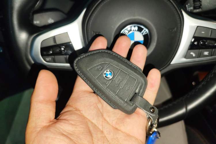 Used BMW 2 Series 2023 225i Four-Door Coupe M Sport Package Vehicle Key