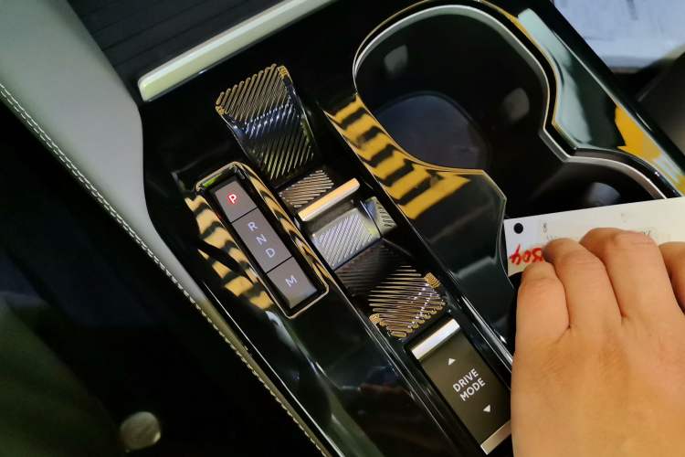 Used Citroen C5 X 2024 1.6T Extraordinary Power Gear Lever