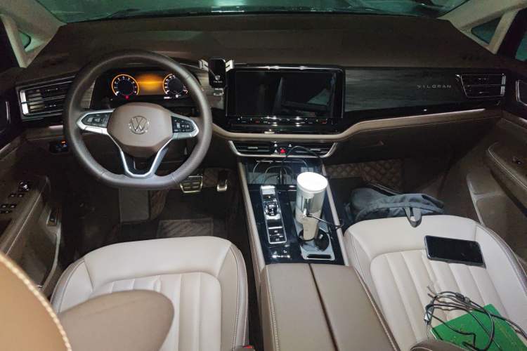 Used Volkswagen Viloran 2024 380TSI Luxury Edition Center Console
