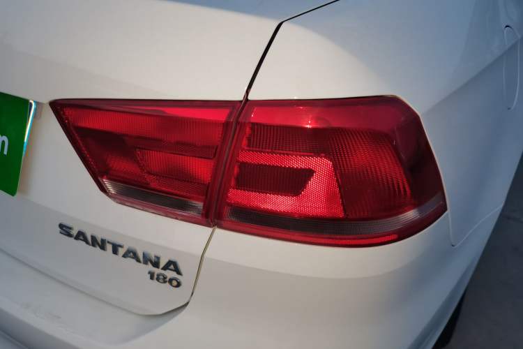 Used Volkswagen Santana 2015 1.6L Automatic Comfort Edition Right Rear Taillight