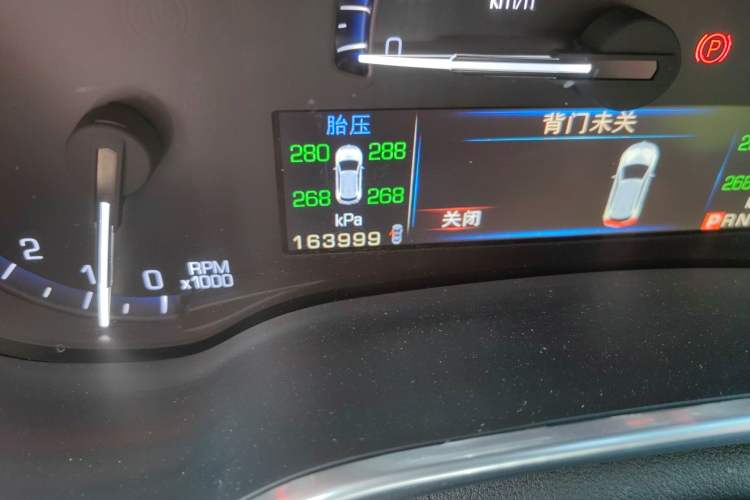 Used Cadillac SRX 2015 3.0L Comfort Version Odometer Close Up