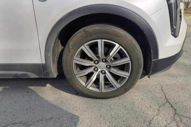 Used Cadillac XT4 2018 28T Two-Wheel Drive Luxury Sport Model
