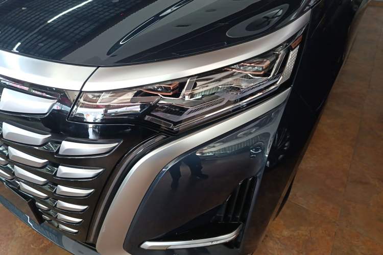 Used Denza D9 2022 DM-i 970 Four-Wheel Drive Flagship Model