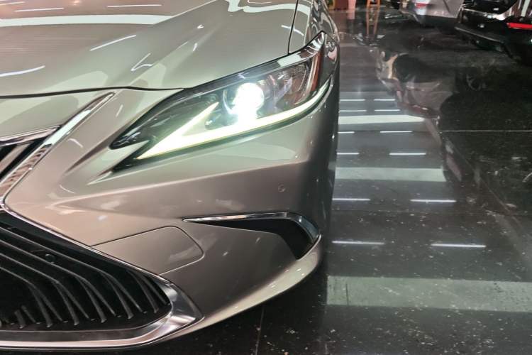 Used Lexus ES 2018 200 Excellence Edition China V Standard
