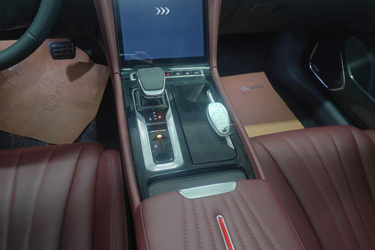 Used Hongqi H5 2025 1.5T DCT Qiyun 500 000th Unit Commemorative Edition Gear Lever