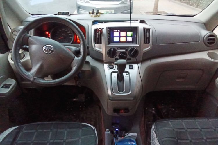 Used Nissan NV200 2018 1.6L CVT Luxury Model Center Console