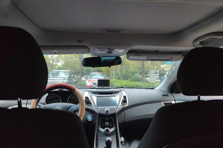 Used Hyundai Elantra (5th Generation / Langdong) 2016 1.6L Manual Luxury Model
