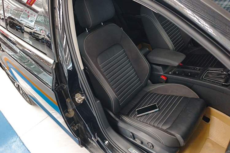 Used Volkswagen Magotan 2020 330TSI DSG Leading Model Right Front Seat