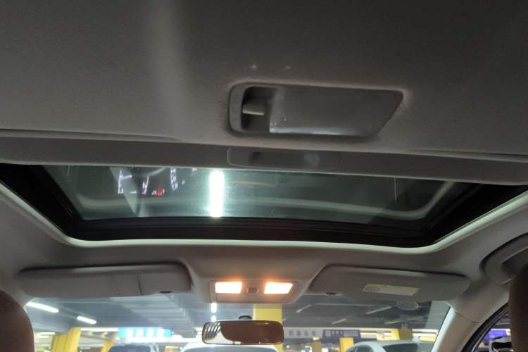 Used Nissan Tiida 2019 1.6L CVT Cool Edition China VI Standard Headliner