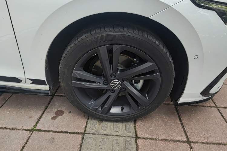 Used Volkswagen Golf 2023 280TSI DSG R-Line 20th Anniversary Edition
