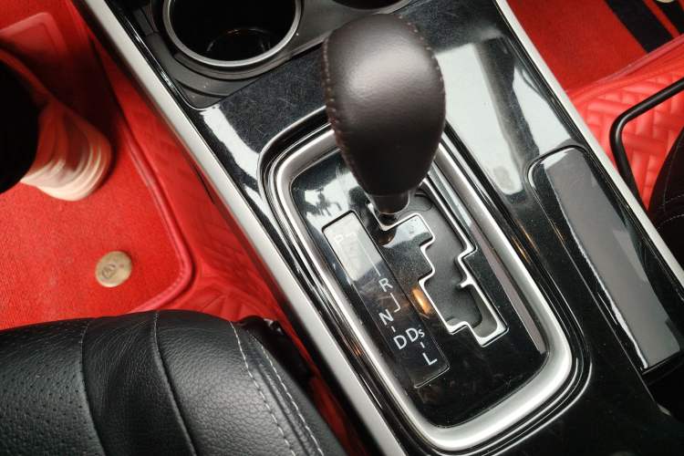 Used Mitsubishi Outlander 2018 2.0L Two-Wheel Drive Glory Edition 5 Seats