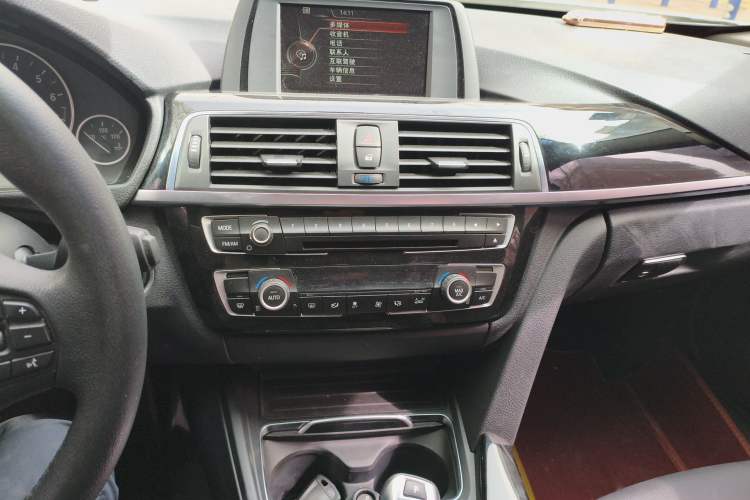 Used BMW 3 Series 2016 320Li Ambition Model Audio And AC Panel