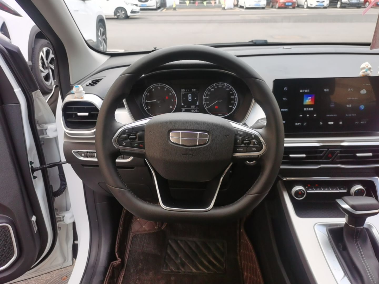 Geely Auto Coolray 2025 1.5L CVT Super Edition — снимка 13
