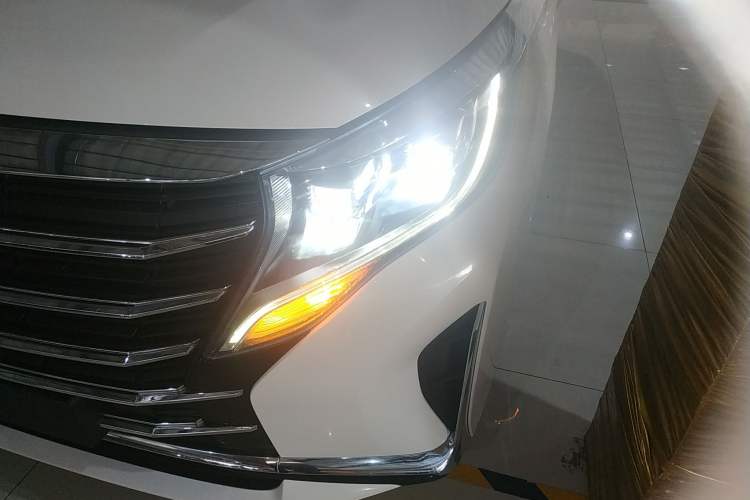 Used GAC Trumpchi M8 2021 Lingxiu Series 390T Deluxe Edition Left Front Headlight