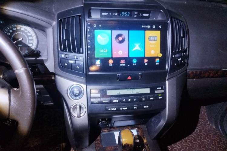 Used Toyota Land Cruiser 2010 4.0L Automatic VX
