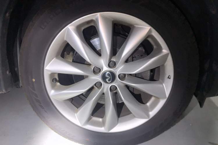 Used Infiniti QX50 2018 2.0T Two-Wheel Drive Fashion Edition Right Front Wheel Hub