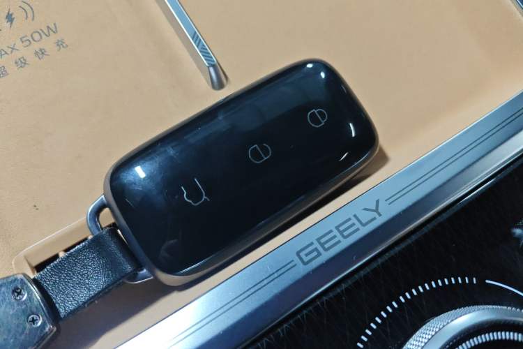 Used Geely Galaxy Galaxy Xingjian 7 EM-i 2025 120km Exploration+ Version