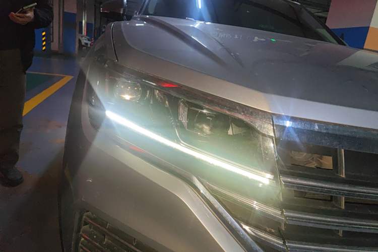 Used Volkswagen Touareg 2019 2.0 TSI Ruiyi Edition China V Standard
