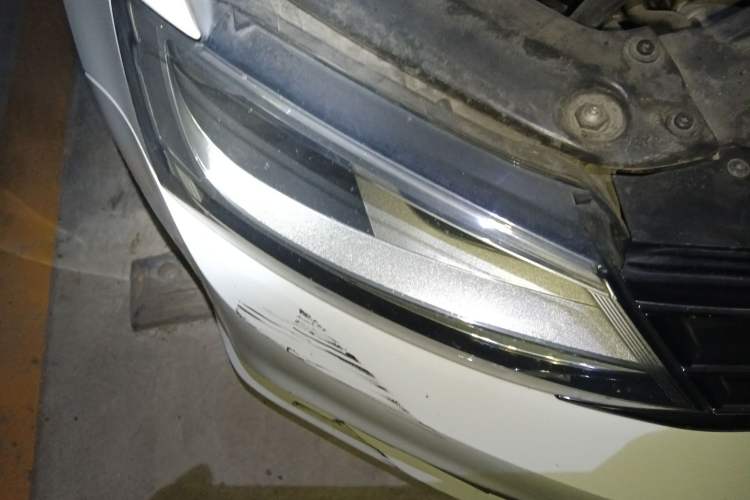 Used Volkswagen Sagitar 2018 280TSI DSG Comfort Model Right Front Headlight