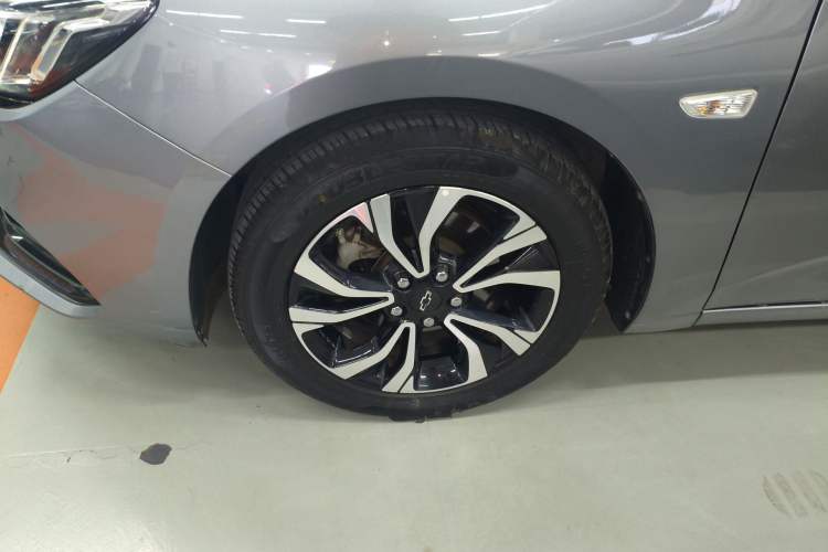 Used Chevrolet Monza 2019 RS 330T Automatic Comfort Edition China VI Standard Left Front Wheel Hub