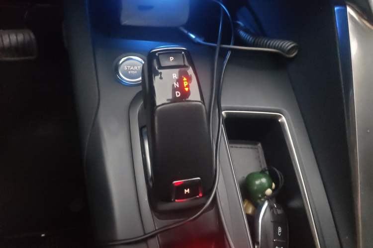 Used Peugeot 4008 2018 380THP Elite Edition Gear Lever